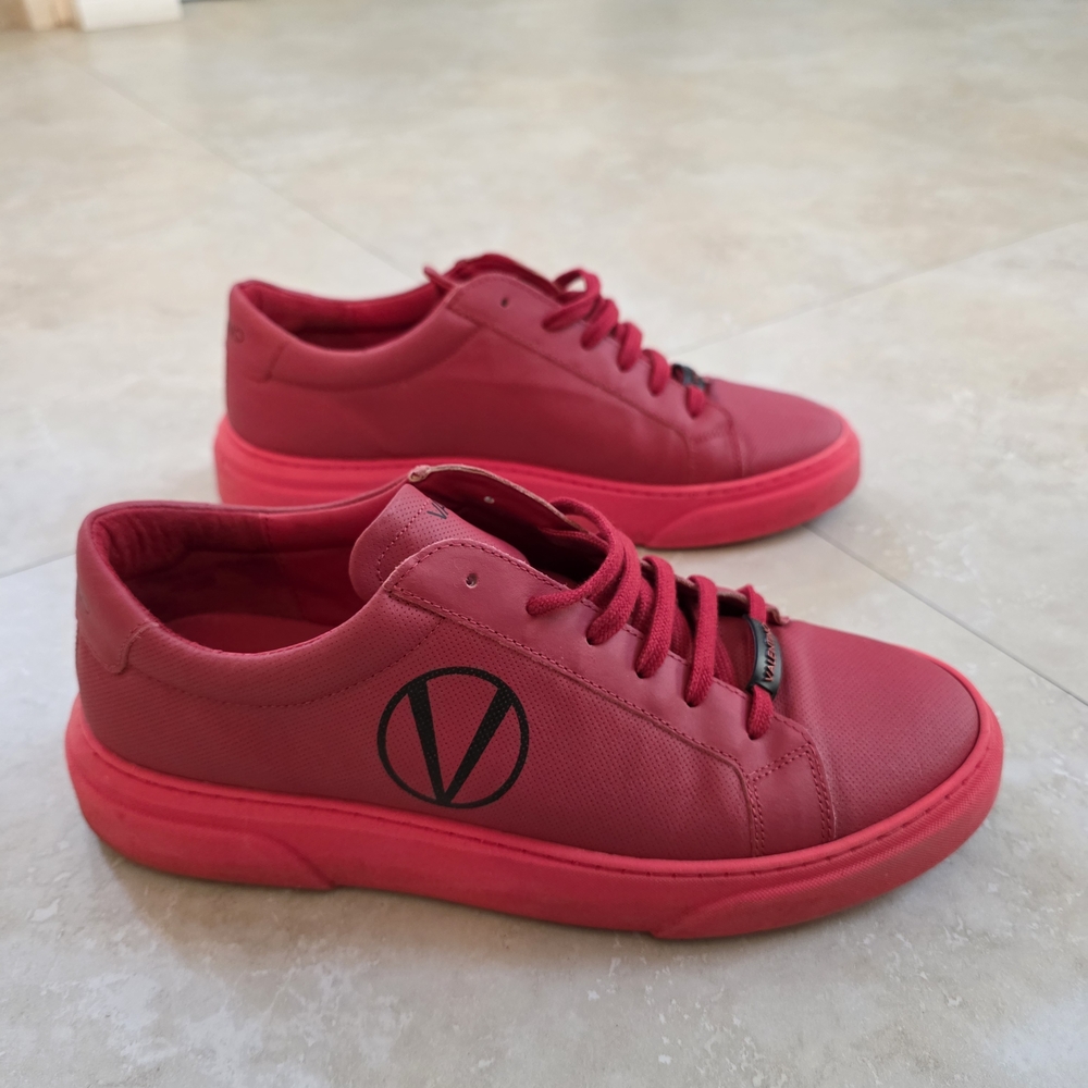 [new with box] Valentino by Mario Valentino Petra leather sneakers in red sz 11